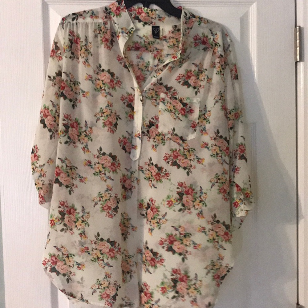 Windsor floral blouse size large